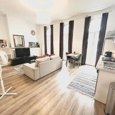 Modern In Hartje Apartment